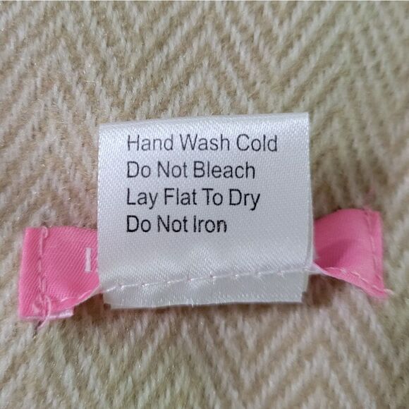 Isaac Mizrahi Herr Blanket Scarf Pebble Rose - Picture 7 of 9